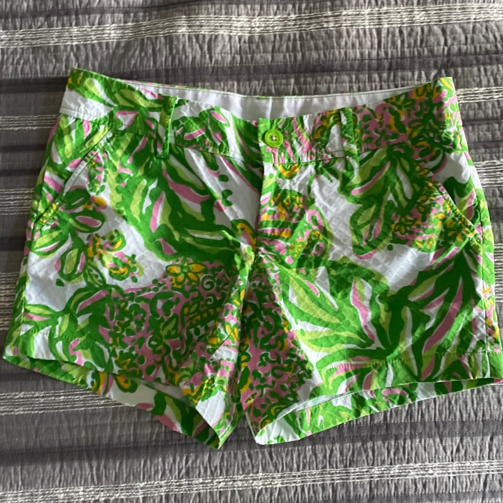 Lilly Pulitzer Callahan Short green & pink print size 6